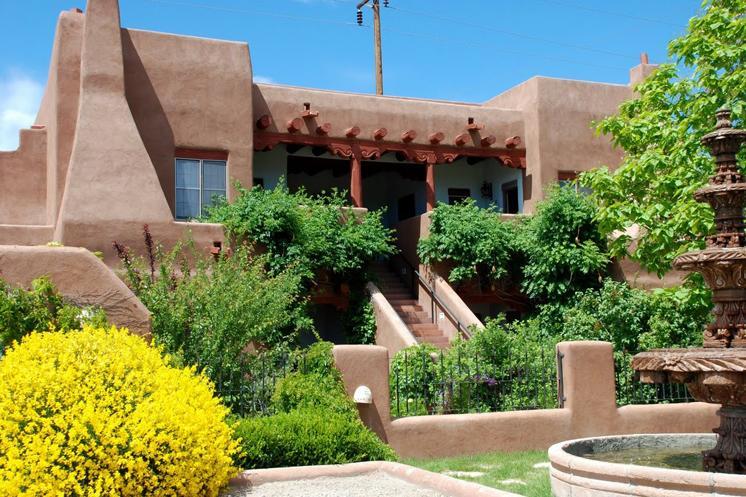 Inn At The Delta Espanola Bagian luar foto